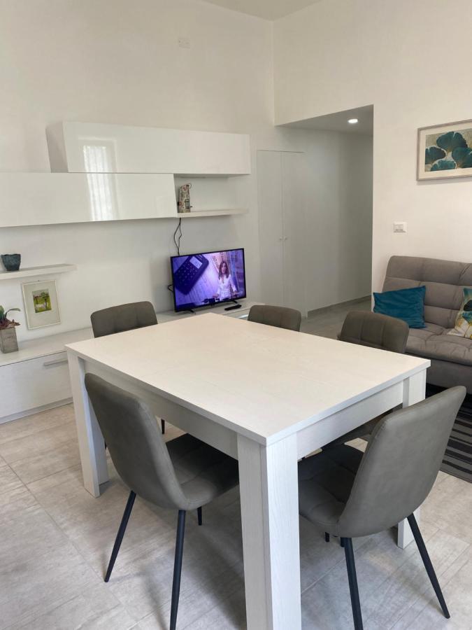 Garden House Apartments In เนเปิลส์ ภายนอก รูปภาพ