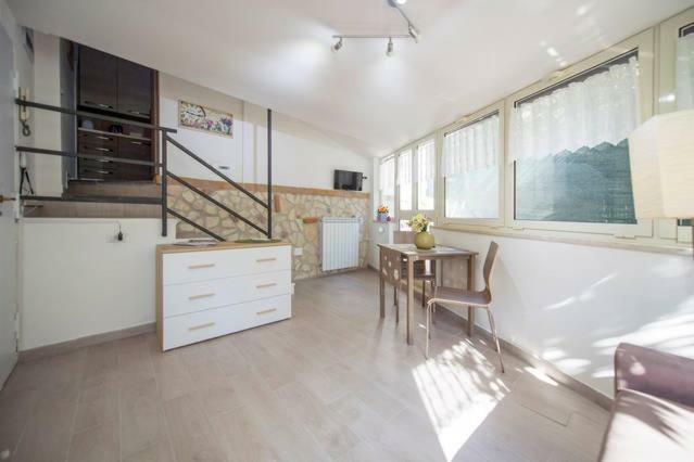 Garden House Apartments In เนเปิลส์ ภายนอก รูปภาพ